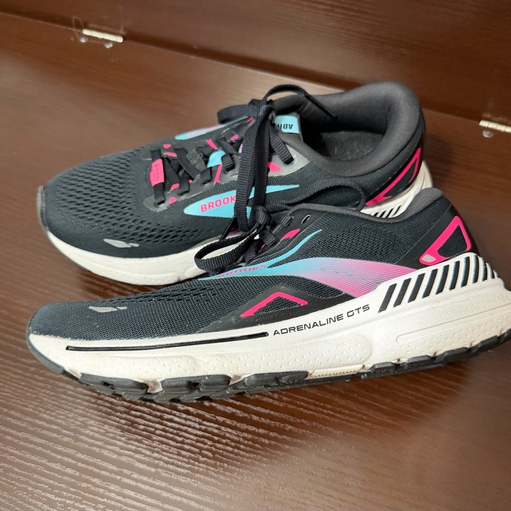 Brooks Adrenaline GTS 23 GTX Women’s Running Shoes - Picture 3 of 11